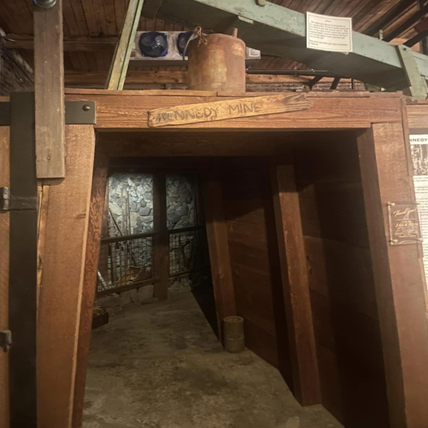 The Kennedy Mine model display visually demonstrates how the mine’s headframe, shafts, and processing systems functioned together, helping visitors understand operations that are otherwise hidden underground. 