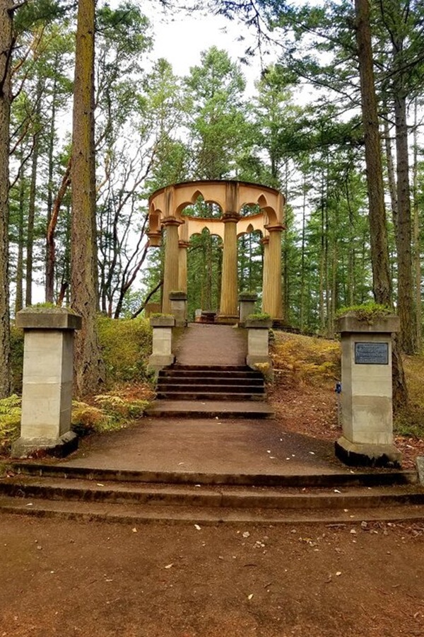 McMillin Memorial Mausoleum     - Display Image