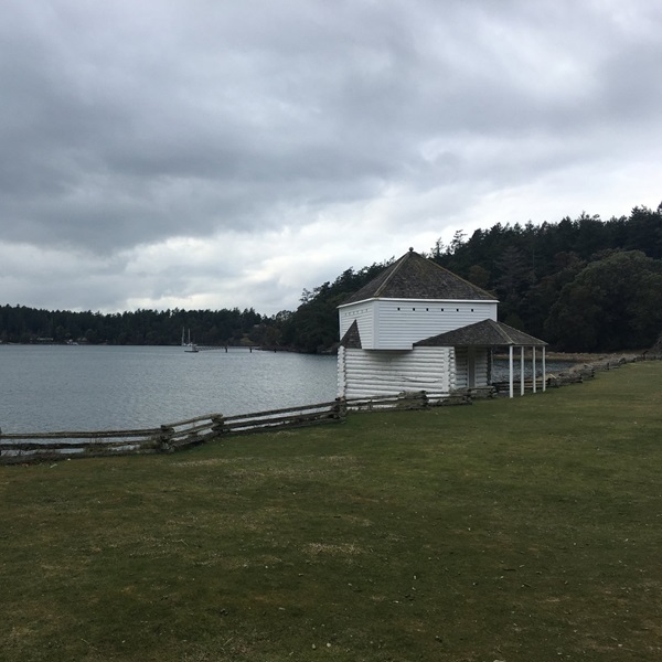 Despite tensions, British and American troops occupied opposite ends of the island peacefully for 12 years. Trip Advisor 3 Situated on the northern end of the island, English Camp features well-preserved historic buildings, a formal garden, and hiking trails. 