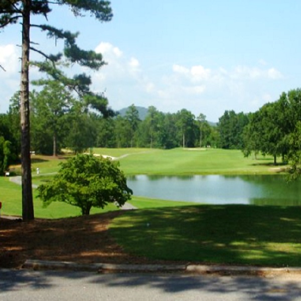 Clay County Public Golf Course is a semi-private, 9-hole par 35 golf course located in Ashland. 