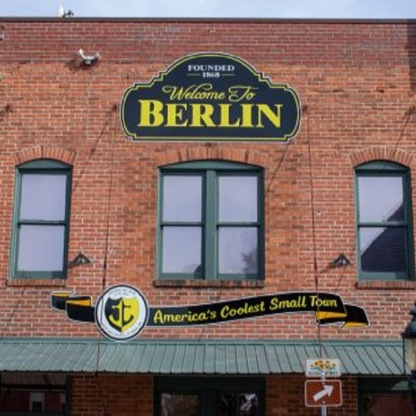 Berlin Main Street - Webpage Image