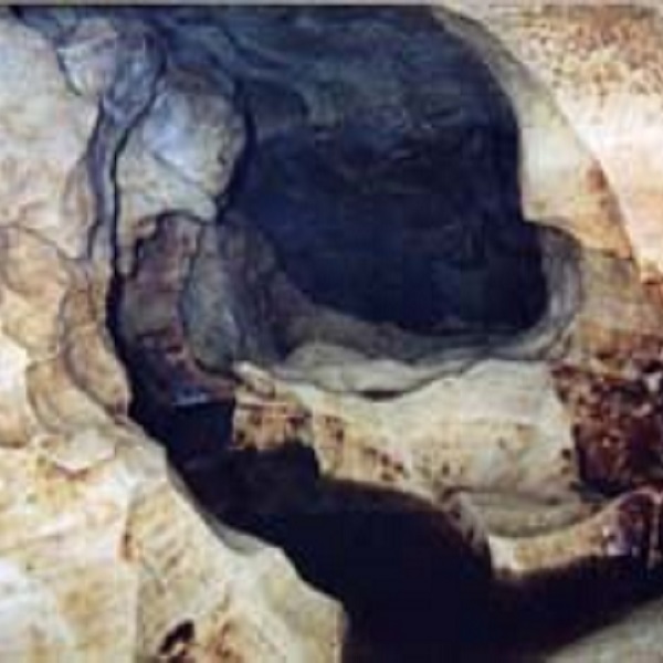 The Hendrie River flows through the water cave, forming the longest cave in Michigan at 1500 feet in length. 
