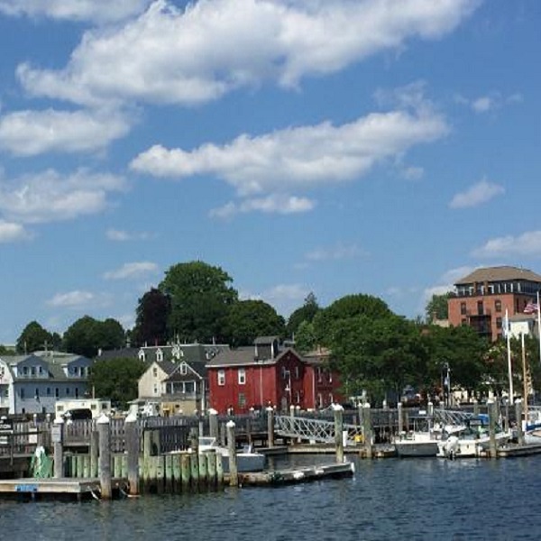 Bristol, Rhode Island was established as a seaport, named after the city in England. 