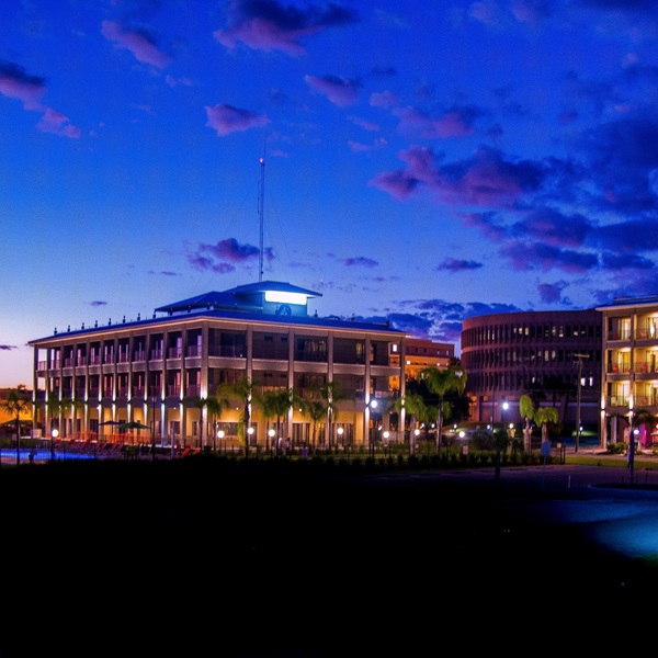 Tavares has a delightful downtown culinary scene, featuring charming cafes, vibrant pubs, and award-winning restaurants. 