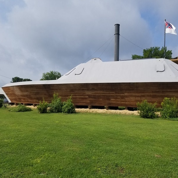 The “CSS Neuse II,” a Civil War replica ironclad gunboat, is a fascinating attraction docked on the Neuse River. Visitors can explore the ship and learn about its role in the war. 
