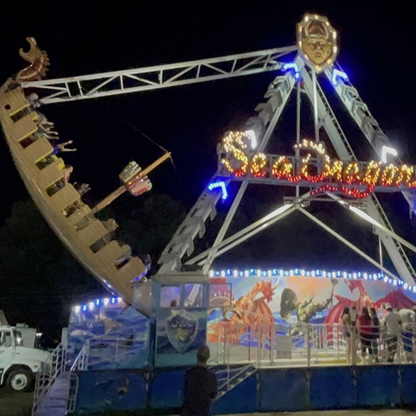 For thrill-seekers and families alike, the fair offers a wide array of carnival rides as well as classic fair foods like funnel cakes, corn dogs, cotton candy, and deep-fried treats.