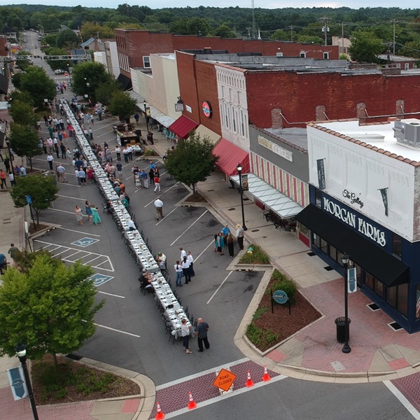One of the city's main attractions is its Historic Downtown area, where you can explore landmarks like the Halbrook Hotel and the War Memorial Building. 