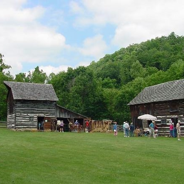 Visitors can explore restored farmsteads, witness traditional crafts demonstrations, and savor authentic Norwegian cuisine. 