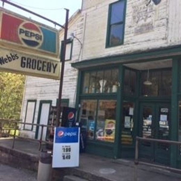 The preserved family store, furnished with period pieces and Webb family belongings, offers a nostalgic look at life in Appalachia and the singer's upbringing in rural Kentucky. 