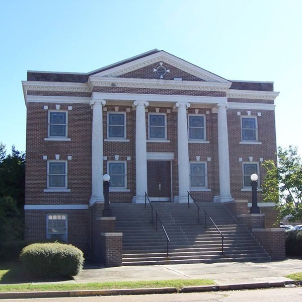 Humphreys County played a significant role in the Civil Rights Movement of the 1960s. It was the site of several important events, including voter registration drives and protests against racial segregation. 