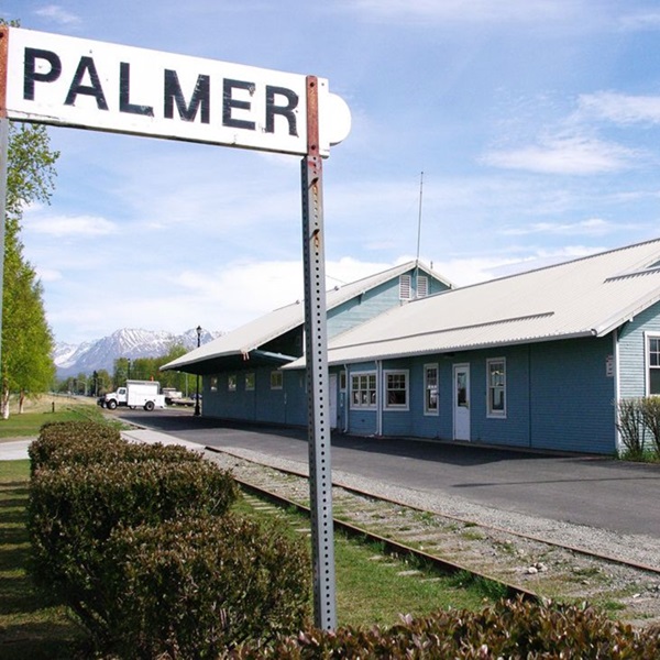 The Palmer Train Depot features a classic design characteristic of early 20th-century railroad stations and today serves as the visitor center. 