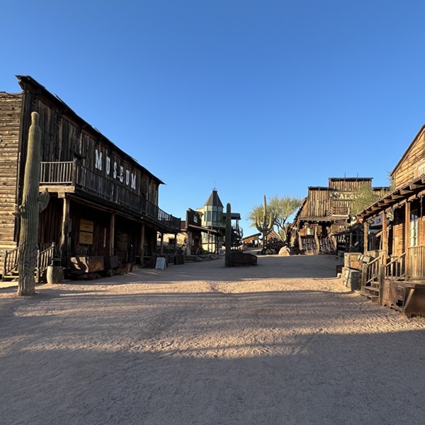 A historic site and tourist attraction, Goldfield Ghost Town offers a glimpse into the Old West with its preserved buildings, guided tours, and live entertainment. 