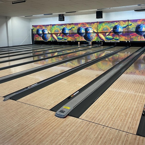 Featured image for Tsunami Lanes and Family Entertainment Center 