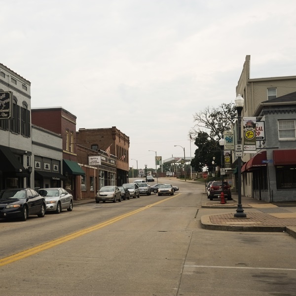  Festus features a charming historic downtown area with a variety of local shops, restaurants, and cafes. 